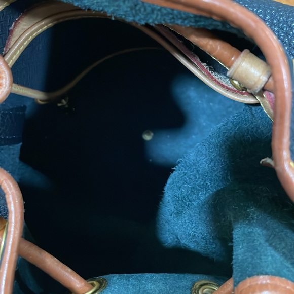 VTG Dooney & Bourke Drawstring Hobo Bag All Weather Leather Black and Tan - Picture 12 of 14